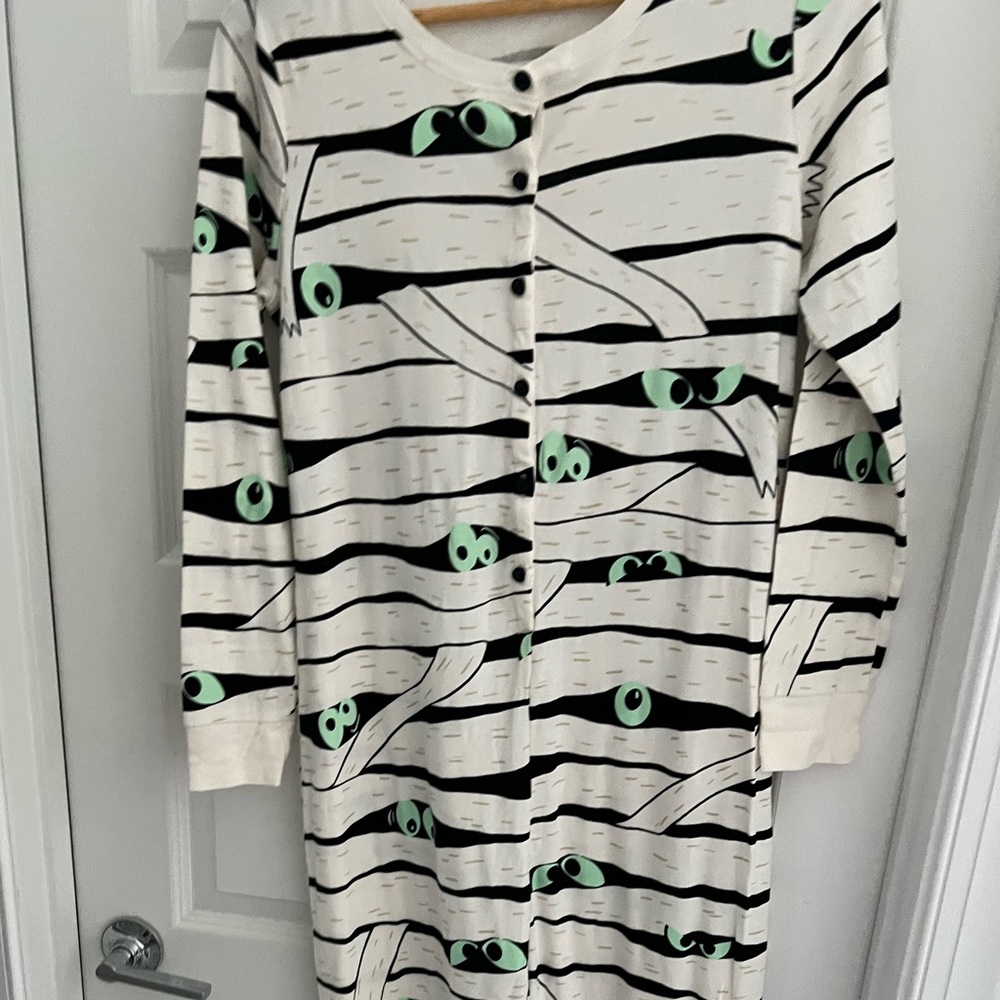 Old Navy glow in the dark Halloween mummy pajamas/onesie